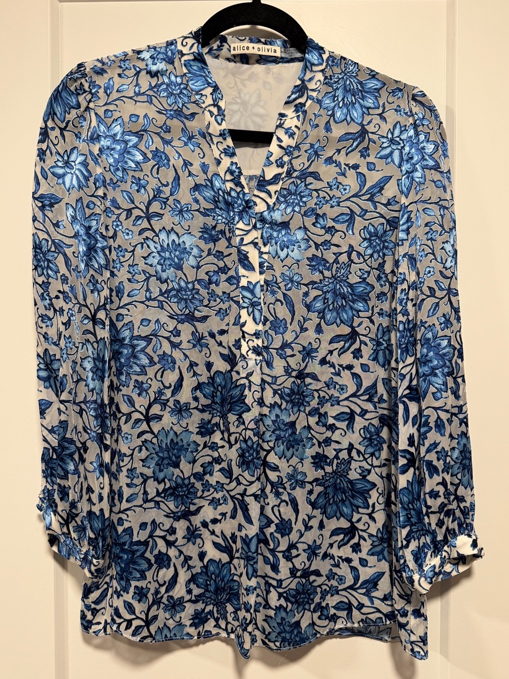 Alice + Olivia “Sheila” Floral Henley Top in Azulejos Print - Picture 5 of 12